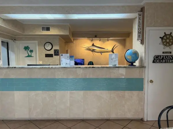Hole Inn the Wall Hotel - Fort Walton Beach - Sunset Plaza - nearby Beaches & Hurlburt Main image